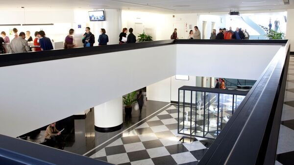 Den Bell  Foyer